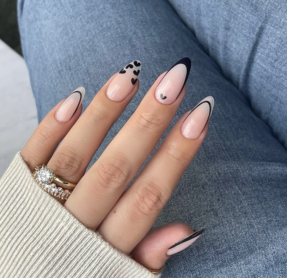 como fazer unhas preto e branco com esmalte fosco