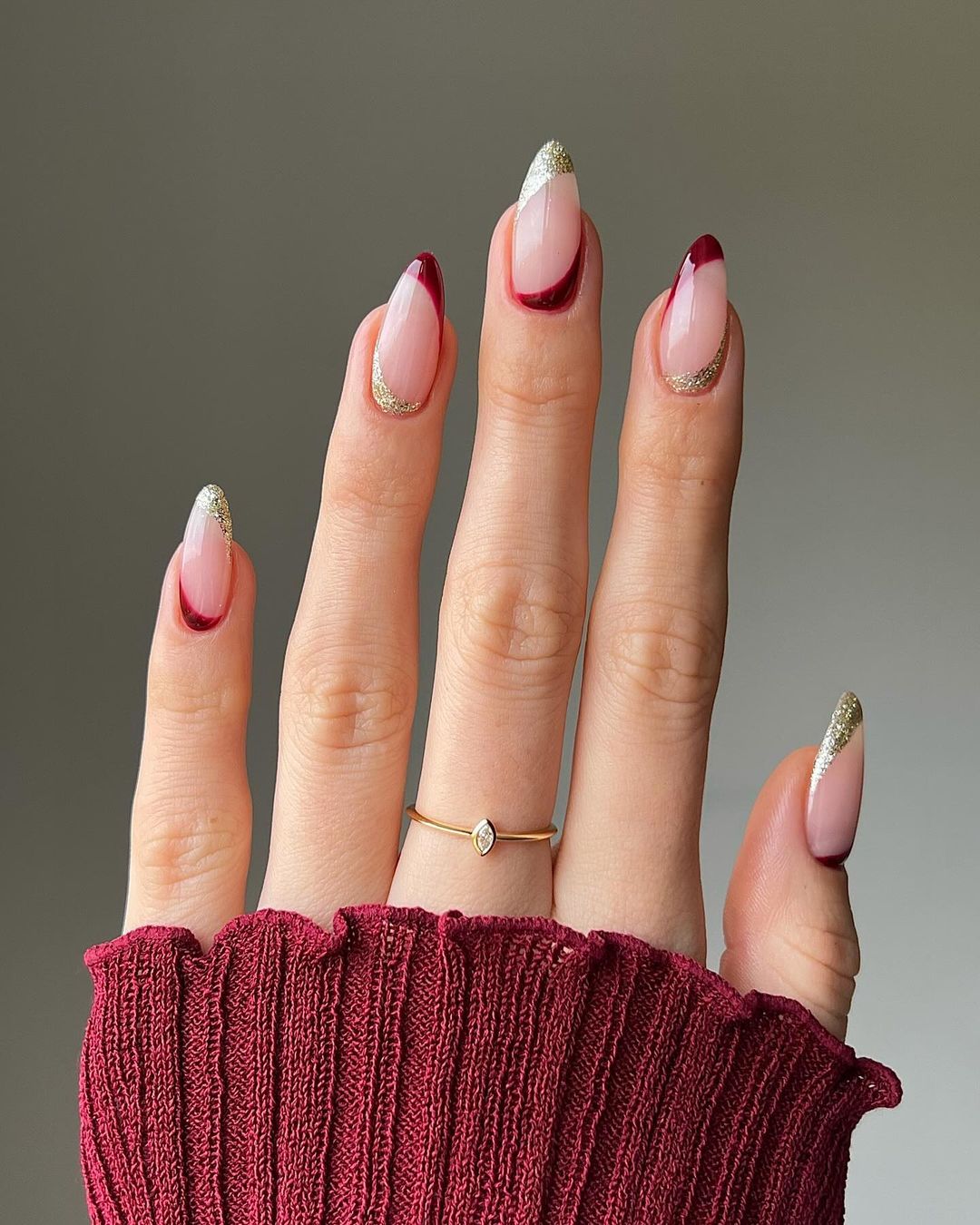 unha vermelha com glitter prata