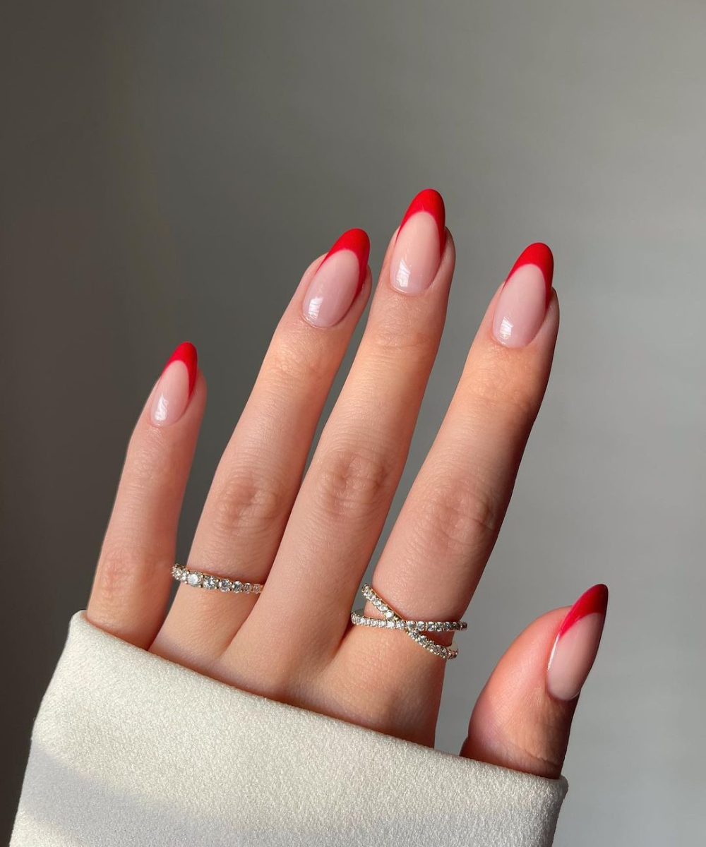 unha vermelha com glitter flocado