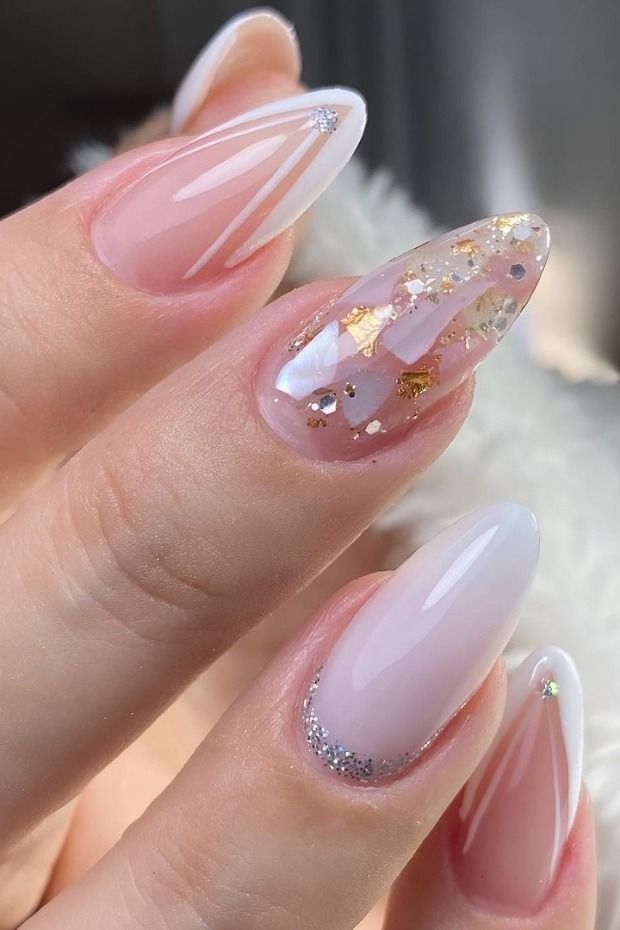 unhas almond delicadas com flores