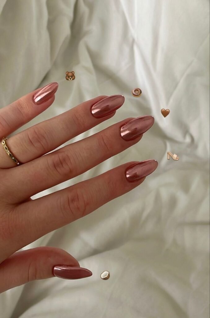 unhas almond delicadas minimalistas