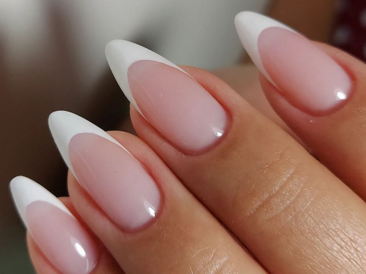 unhas almond delicadas tons pastéis