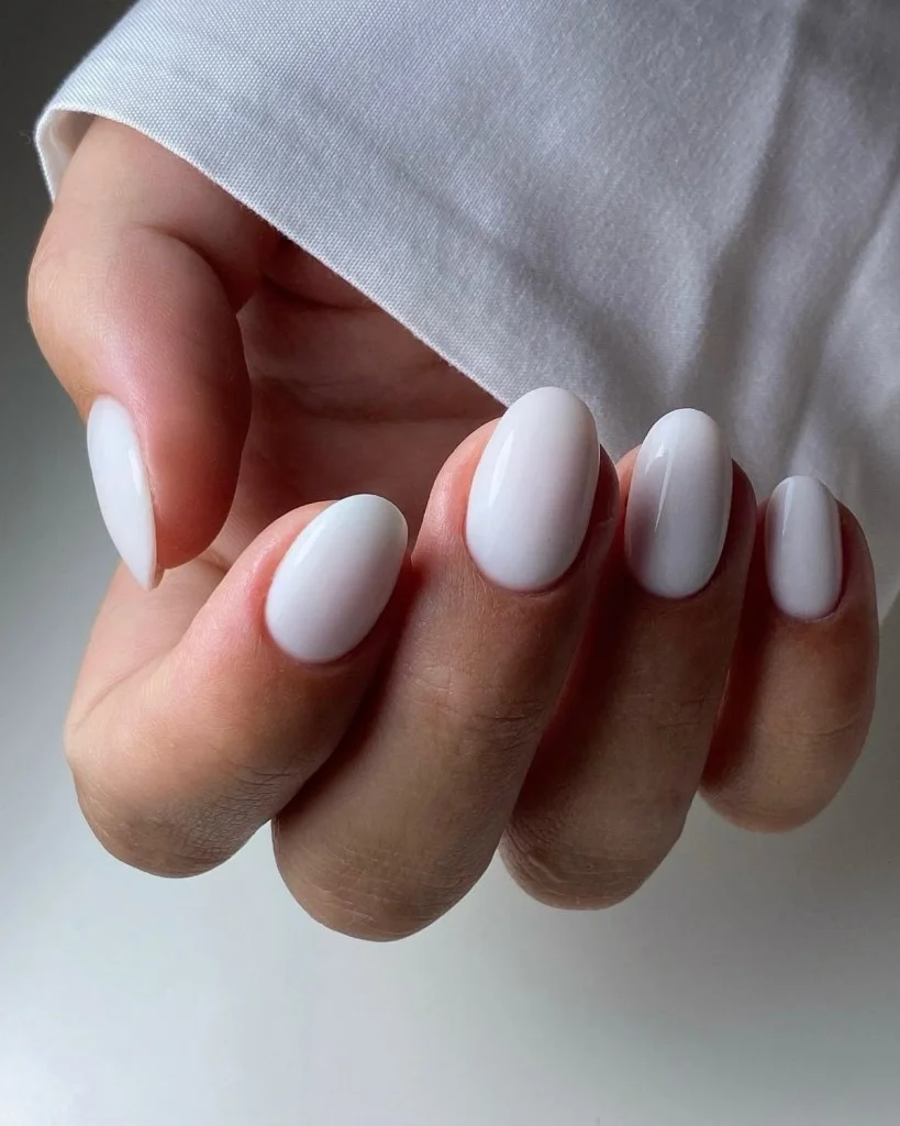 ideias unhas brancas decoradas para noivas