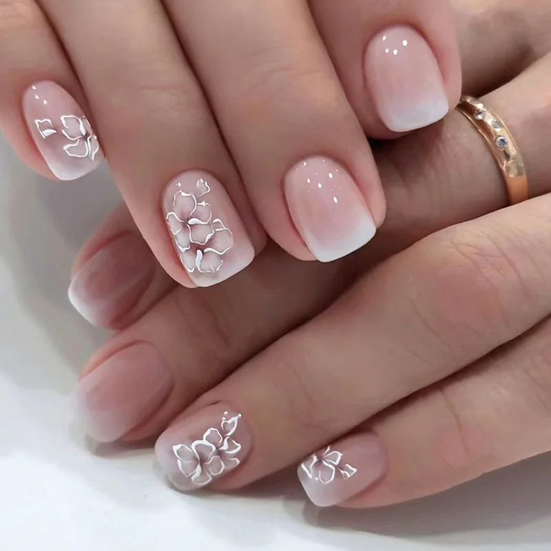 unhas minimalistas vs. unhas com pedrarias para casamento civil