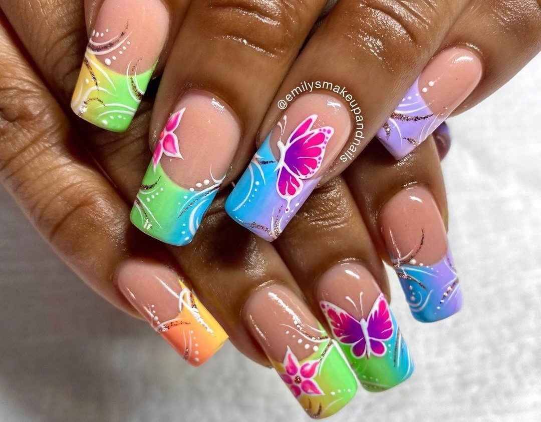 unhas curtas borboleta glitter
