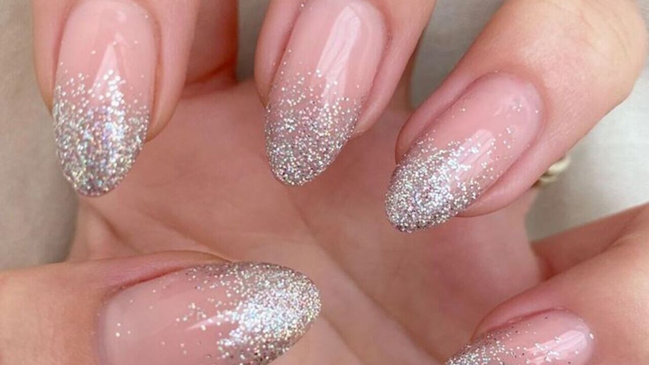 quanto custa fazer unhas com glitter