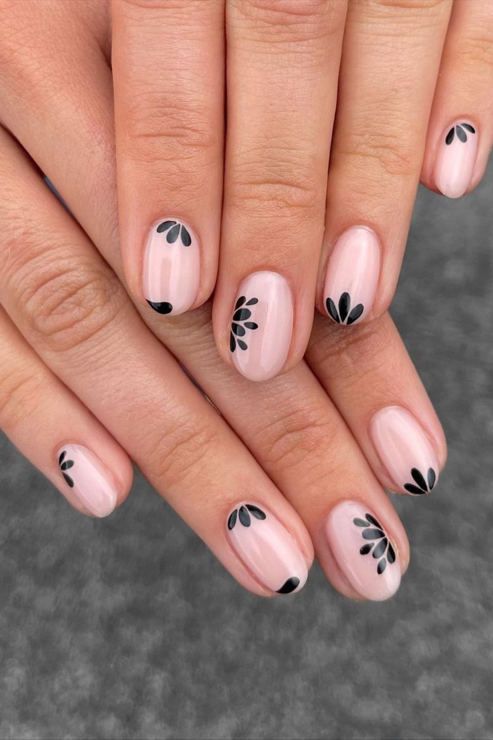 Adesivos e Películas: Transforme Suas Unhas Curtas em Minutos