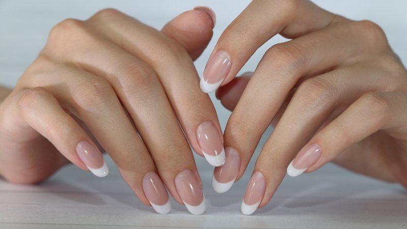 esmaltes baratos para francesinha delicada