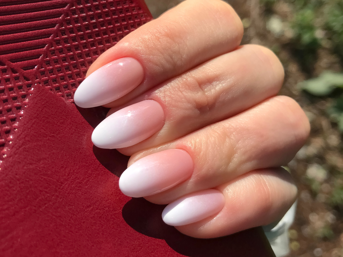 5 ideias de títulos:
1. Unhas de Gel Claras: O Guia Completo para um Visual Elegante
2. Descubra as Tendências de Unhas de Gel Minimalistas
3. Como Manter suas Unhas de Gel Claras Impecáveis
4. Os Melhores Formatos de Unha para um Look Sofisticado
5. Baby Boomer e Francesinha: Estilos Clássicos em Unhas de Gel Claras