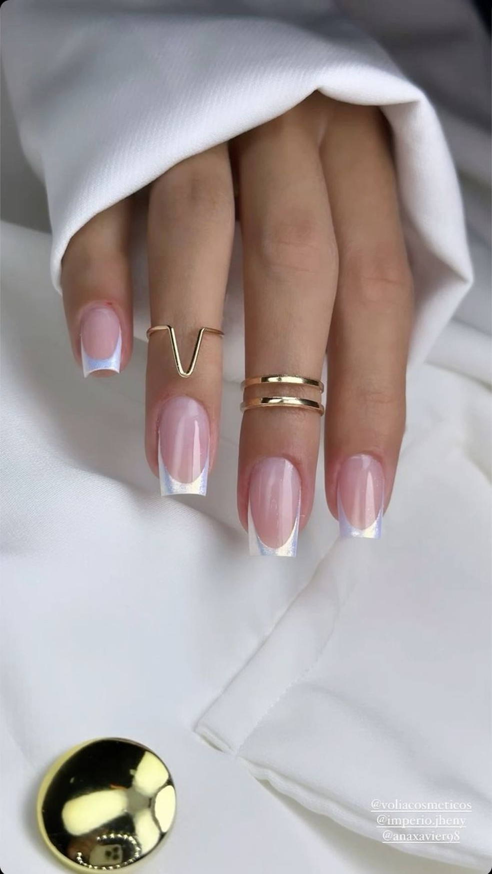 unhas de noiva delicada