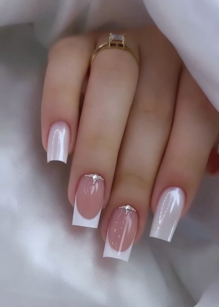 unhas de noiva delicada