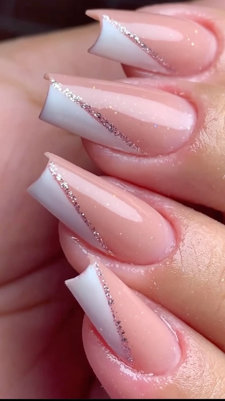 unhas decoradas branco em gel