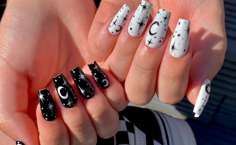 unhas decoradas branco com borboletas