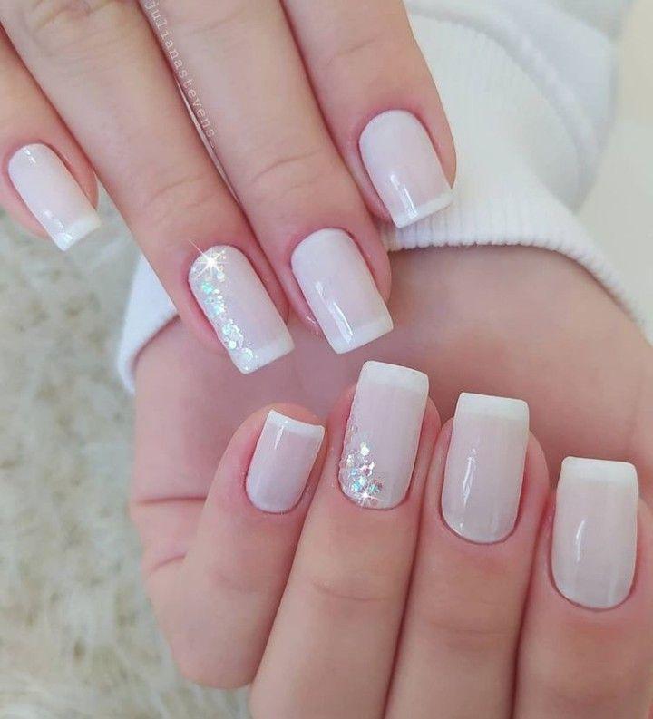 unhas delicadas com flores