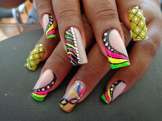 unhas decoradas carnaval vs unhas simples