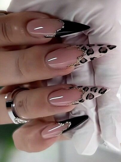 unhas stiletto baby boomer