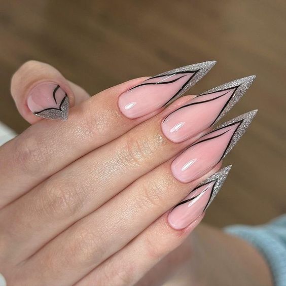 unhas stiletto coloridas
