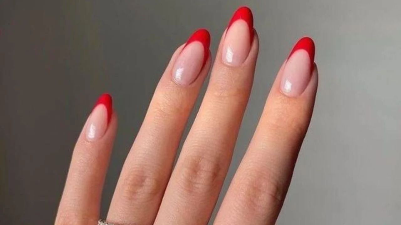 erros comuns ao fazer unhas vermelhas delicadas