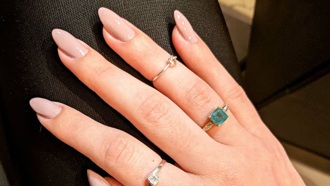 quanto custa fazer unhas em gel formato amendoado