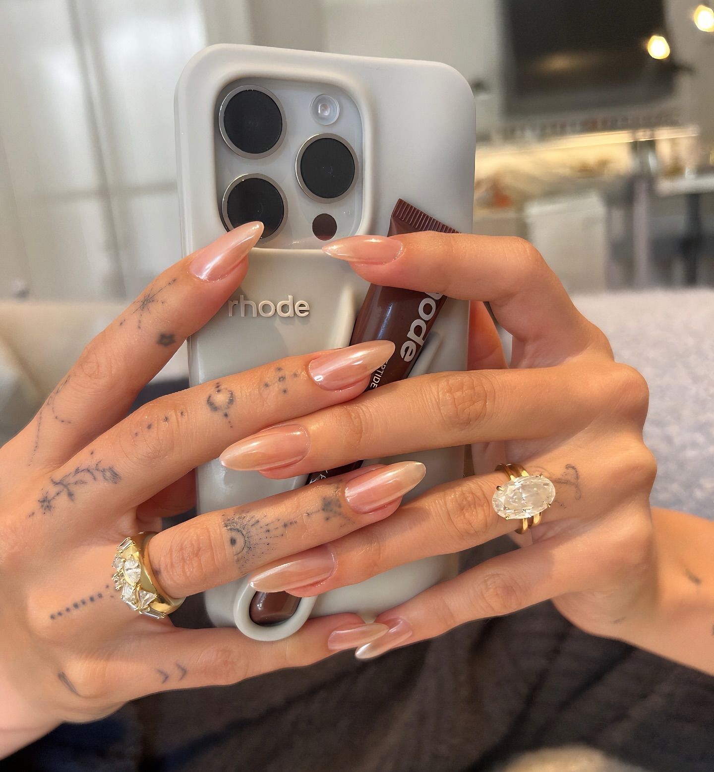 erros comuns ao fazer unhas em gel formato amendoado