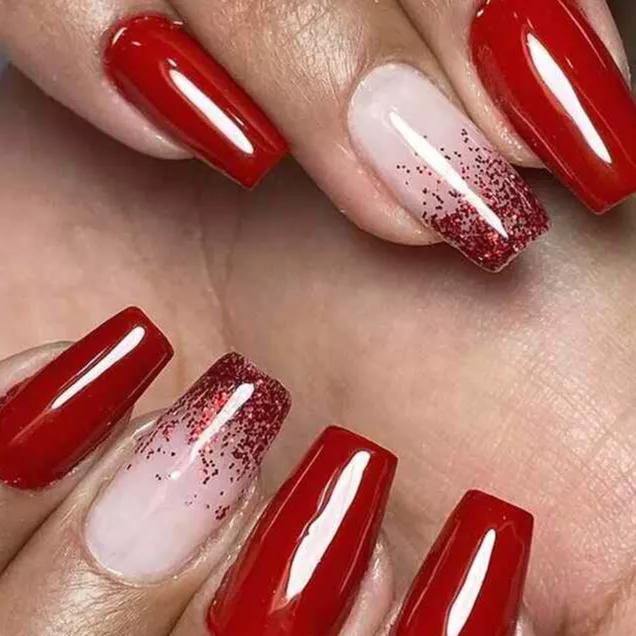 unha em gel vermelha fosca