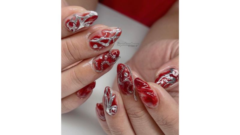 unha em gel vermelha com glitter