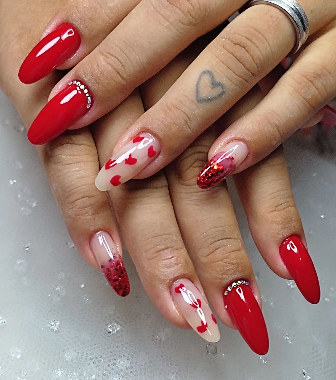 ideias de unhas em gel vermelhas