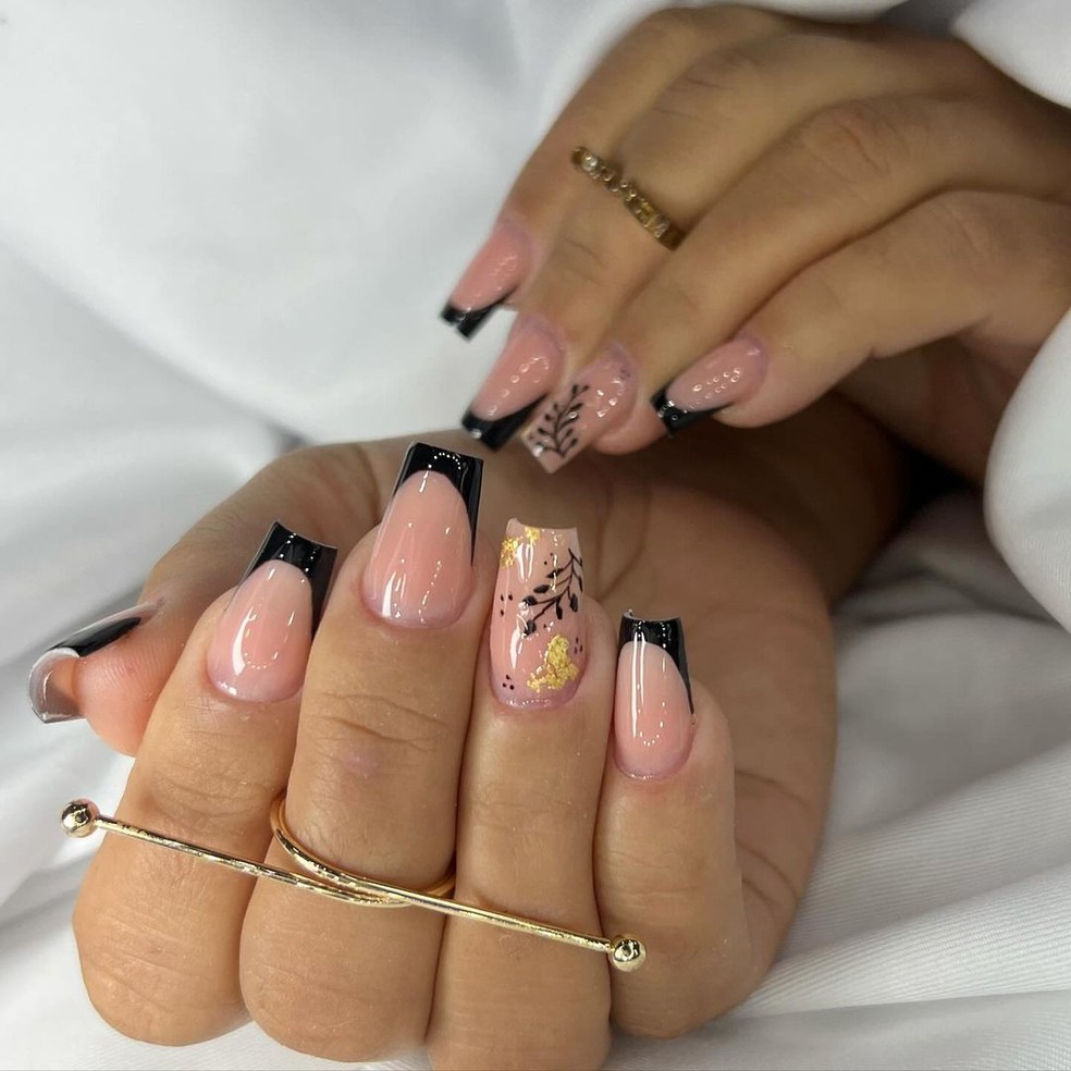 inspiração unhas encapsuladas francesinha