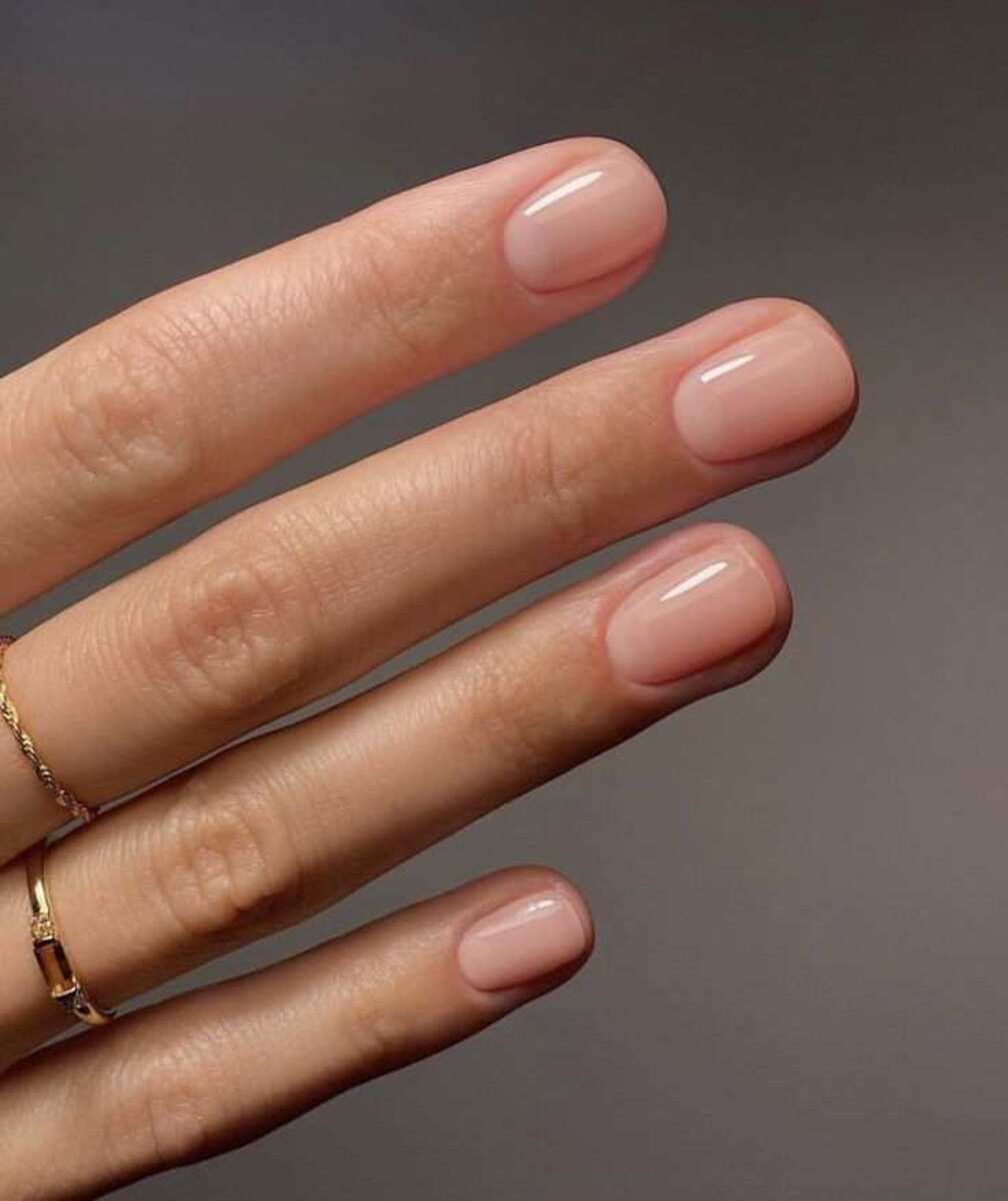 unhas naturais curtas