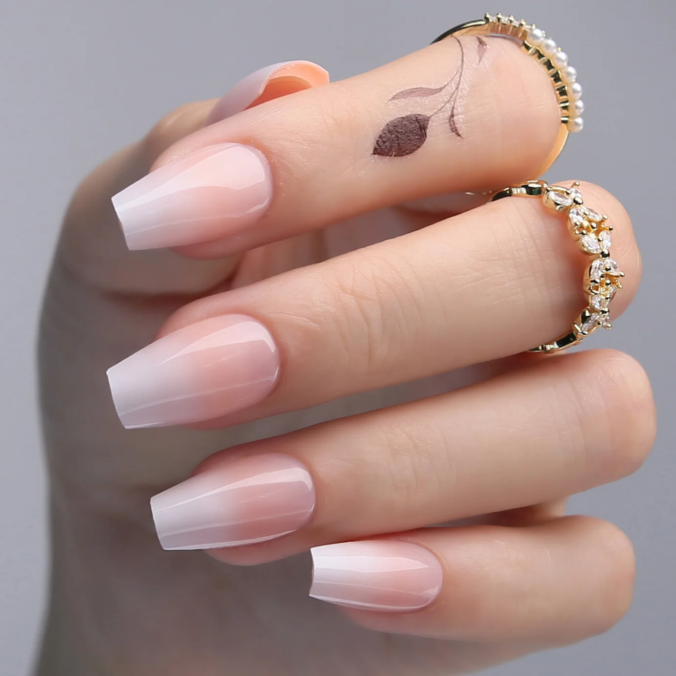 tendência naked nails