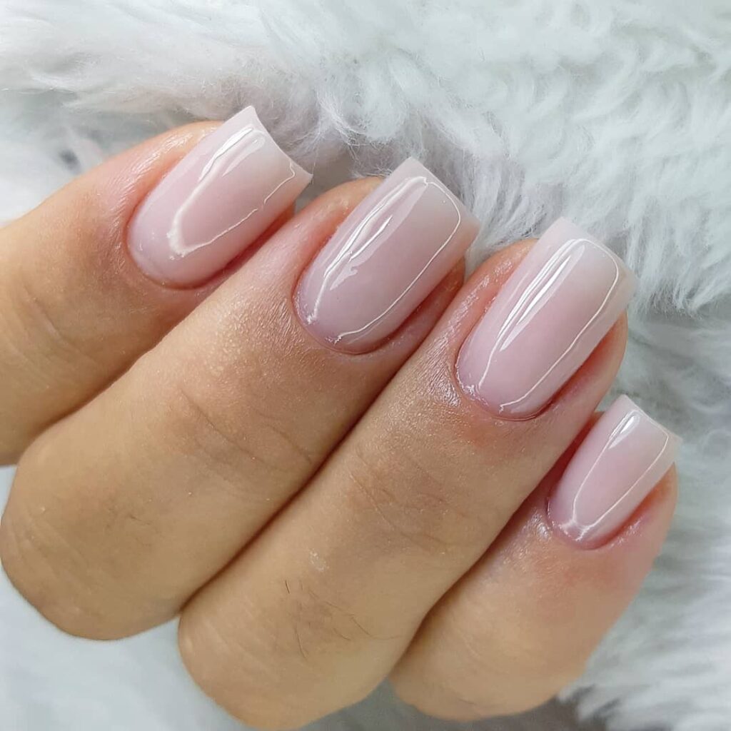 estilo clean girl unhas