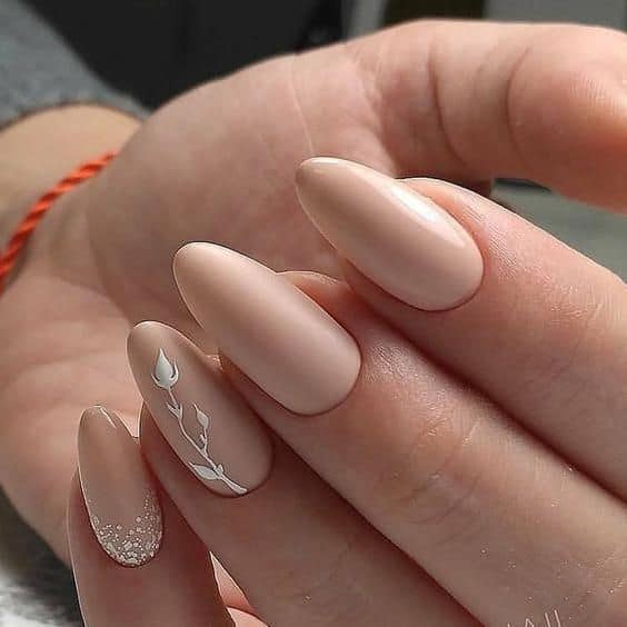 erros comuns ao escolher esmalte nude