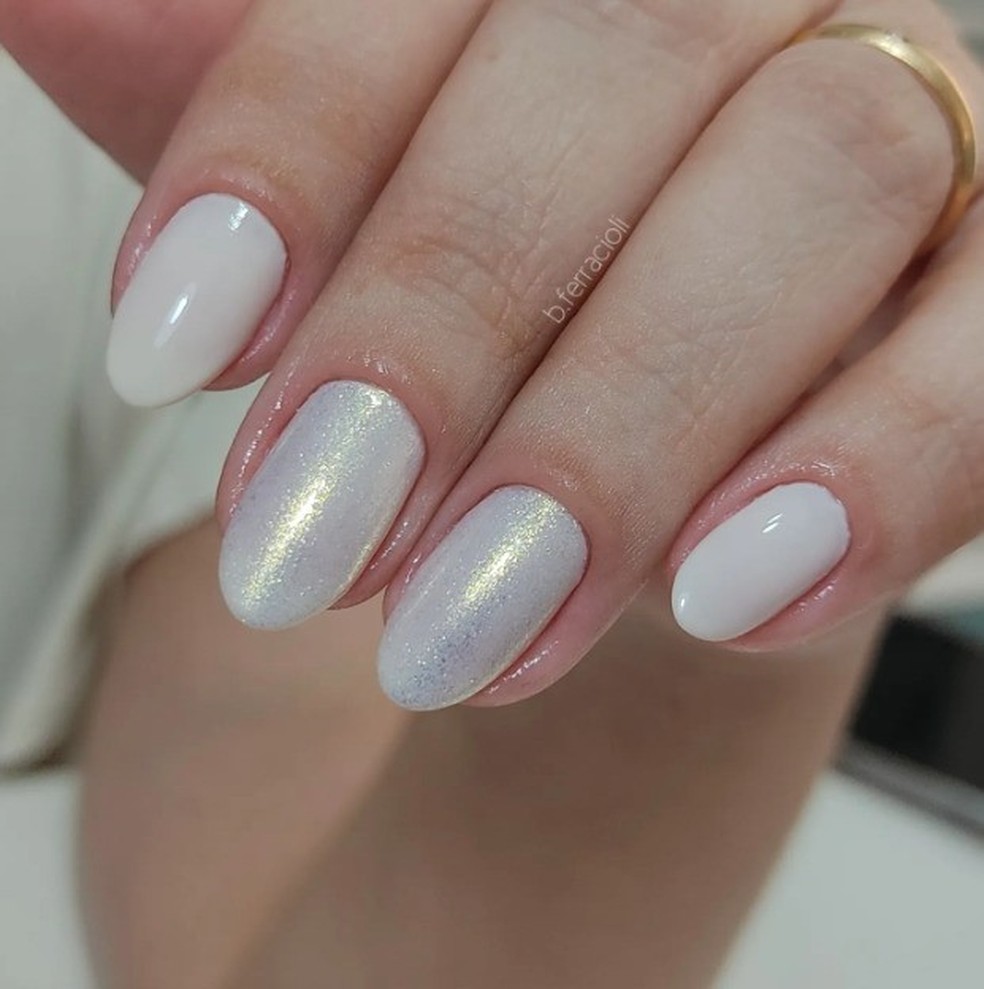 unhas cromadas vs unhas glitter ano novo
