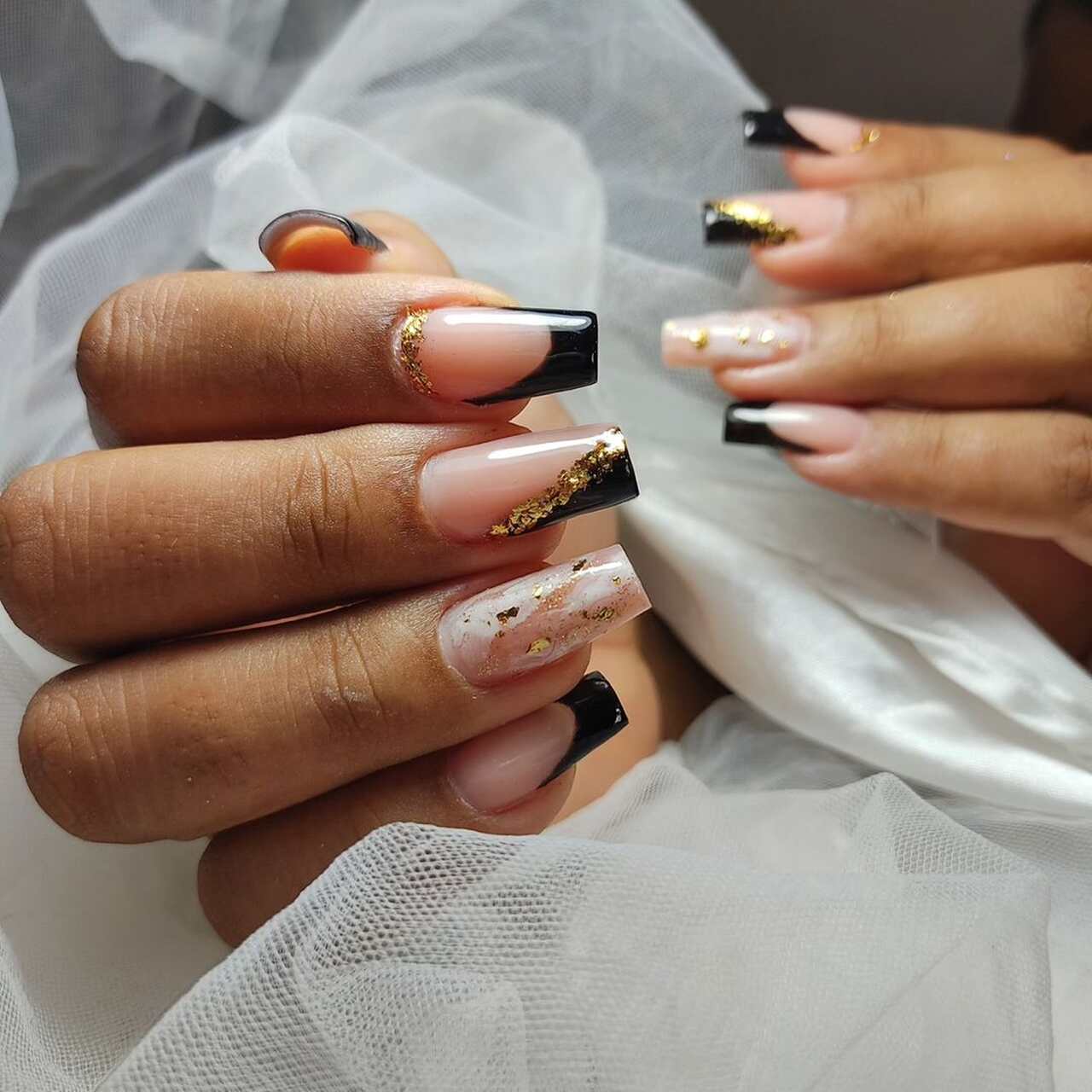 ideias unhas pretas decoradas inspiração