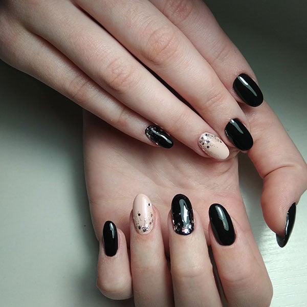 erros ao fazer unhas pretas decoradas