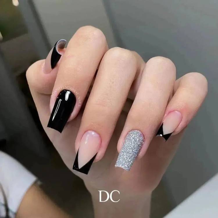 unhas pretas decoradas vs unhas vermelhas decoradas