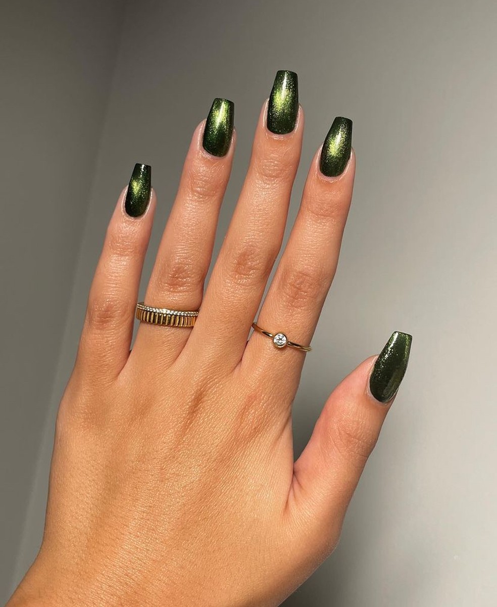 Unhas Cromadas Verdes: O Segredo para um Efeito Espelhado Perfeito