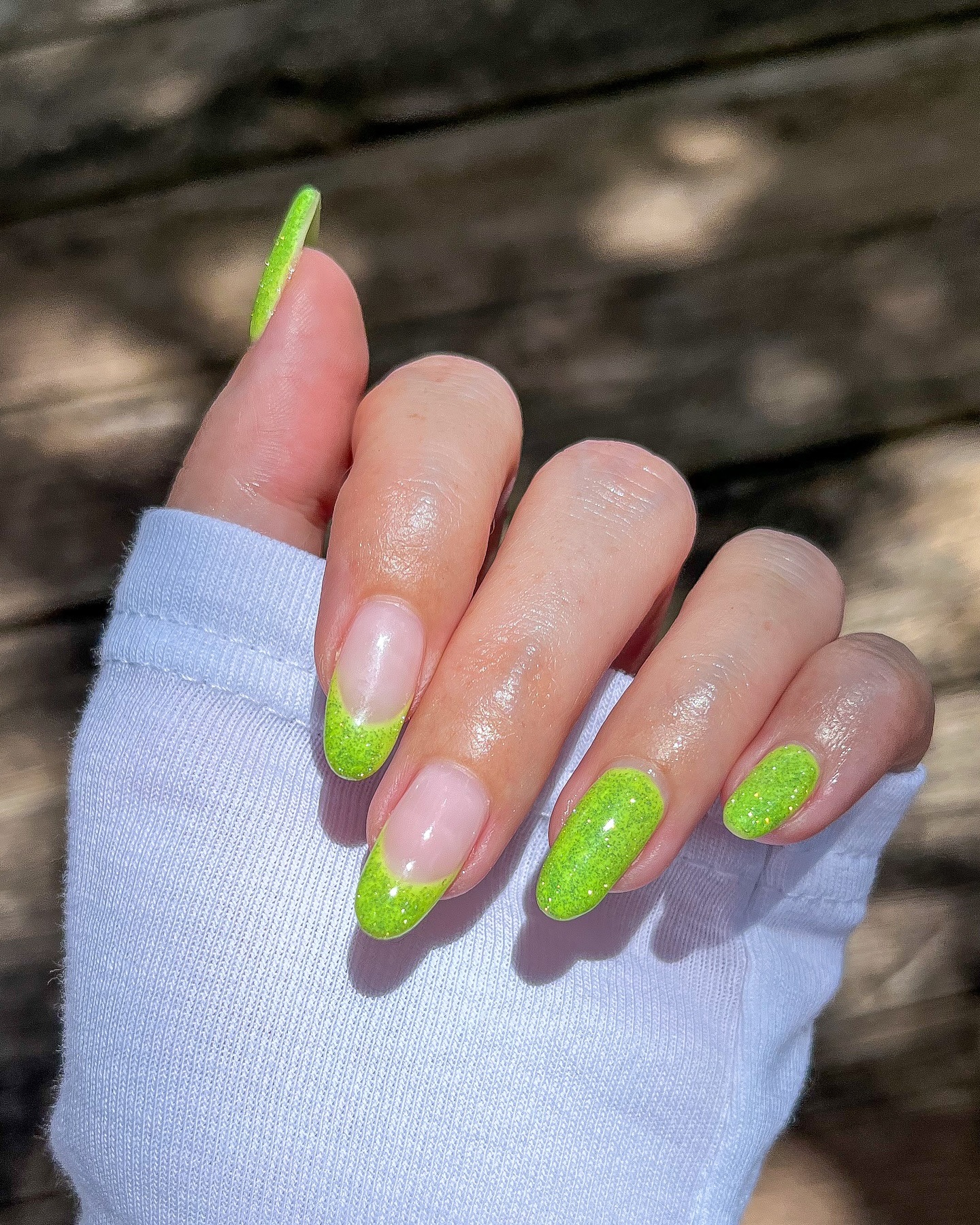 Francesinha Invertida Verde: Passo a Passo para uma Nail Art Moderna