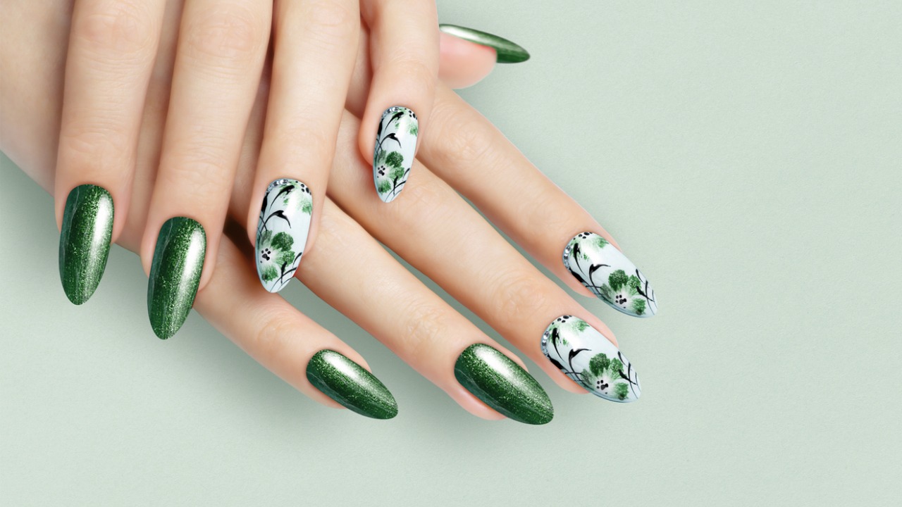 Guia Completo: Como Escolher o Tom de Verde Ideal para Suas Unhas