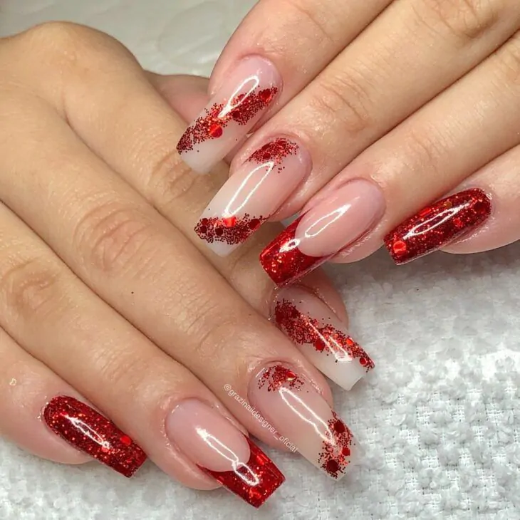 Guia completo de unhas vermelhas com glitter