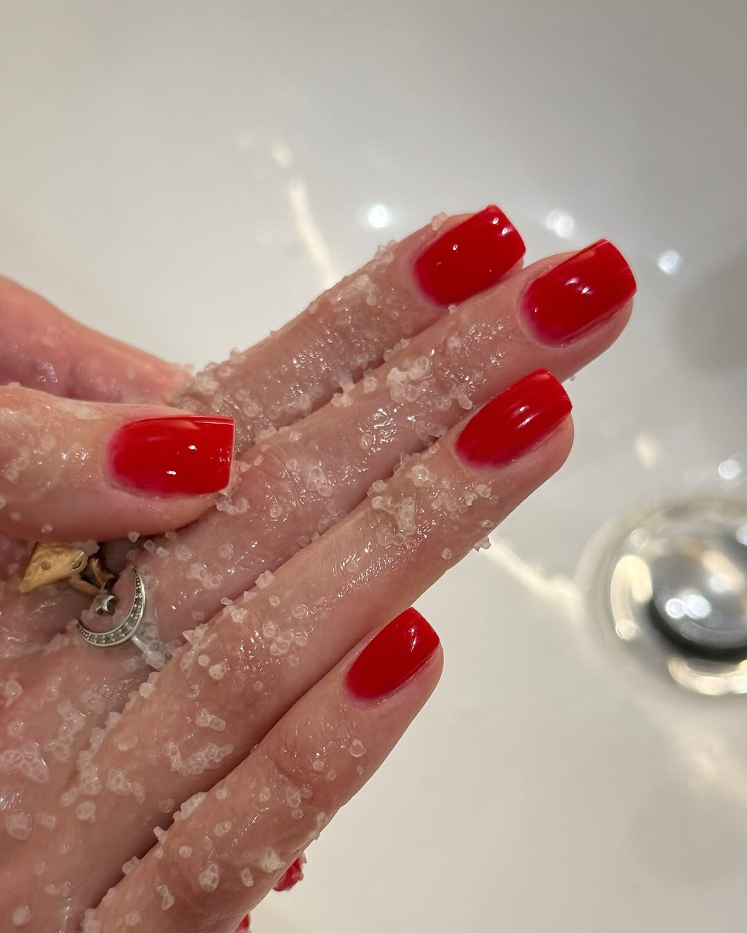 Do Clássico ao Moderno: 5 Formatos de Unha que Valorizam o Esmalte Vermelho