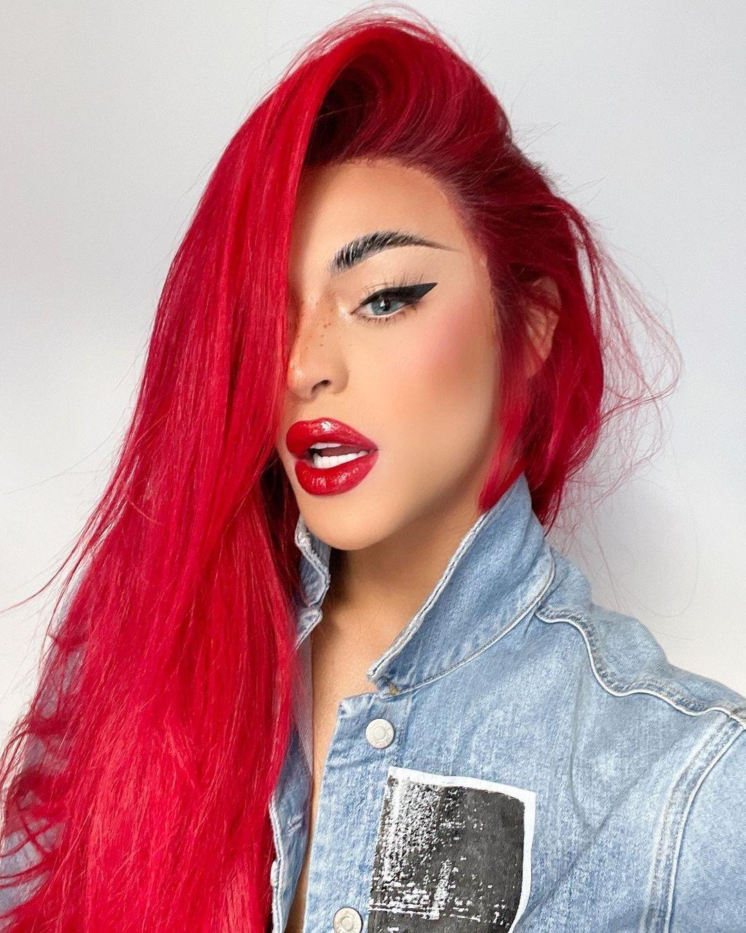 Como alcançar o tom de cabelo vermelho do V do BTS