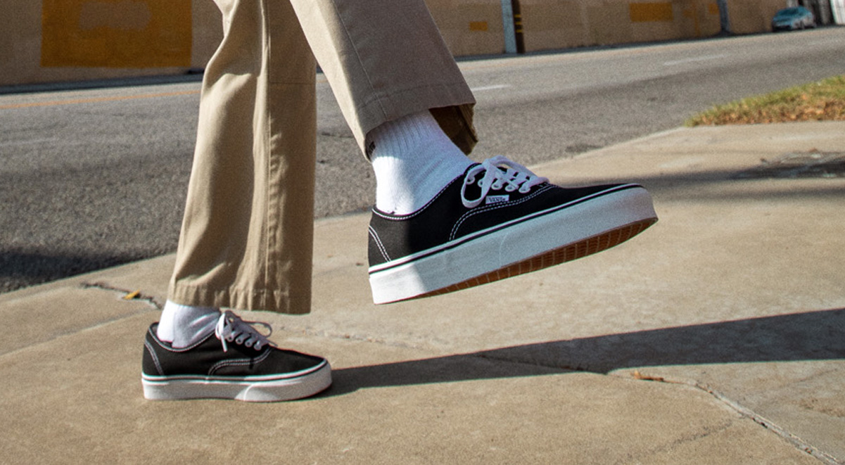 Vans Authentic cuffed chinos