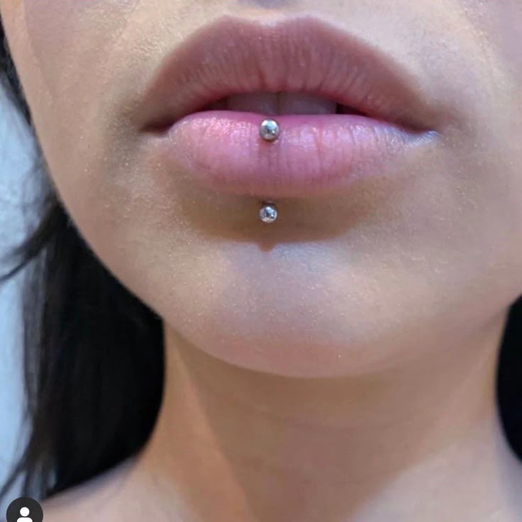 vertical labret material joia