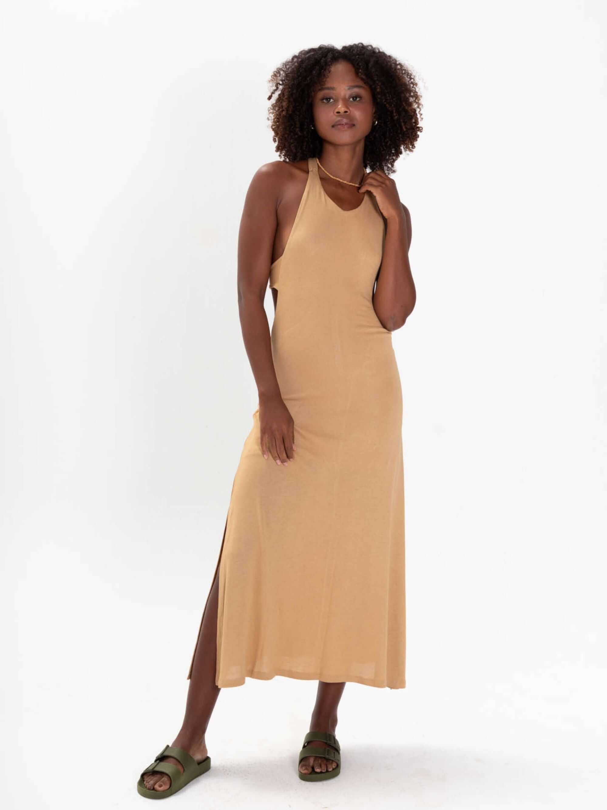 vestido bege midi para festa