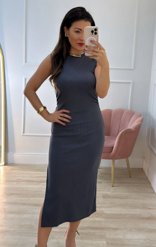 vestido canelado midi com fenda