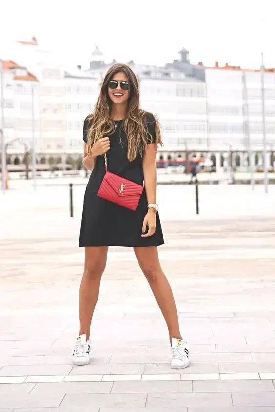 vestido de festa com tênis