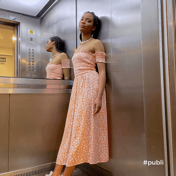 vestido longo com sandália de salto