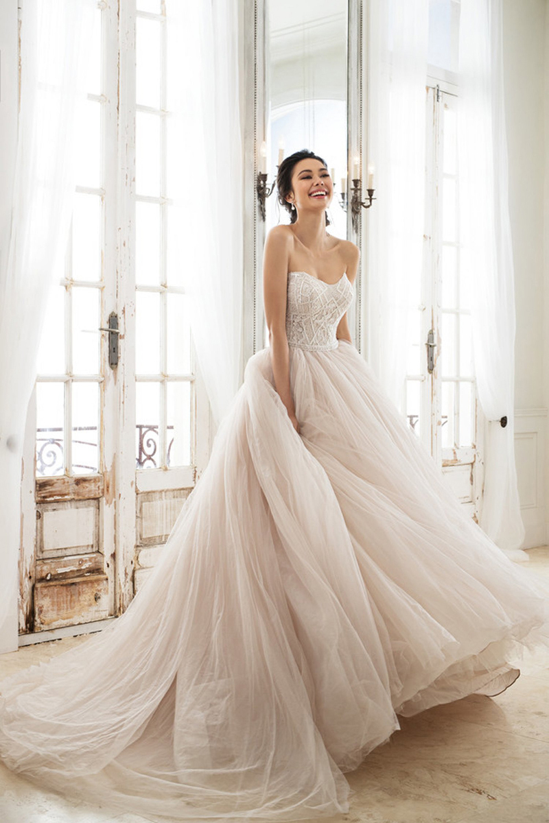 5 ideias de títulos:
1. Vestidos de Noiva Nude: A Tendência que Celebra a Sofisticação
2. Guia Completo: Como Escolher o Vestido de Noiva Nude Perfeito
3. Do Boho ao Minimalista: Modelos Incríveis de Vestidos de Noiva Nude
4. Onde Encontrar e Quanto Custa um Vestido de Noiva Nude dos Sonhos
5. Dicas de Estilo: Acessórios e Combinações para seu Vestido de Noiva Nude