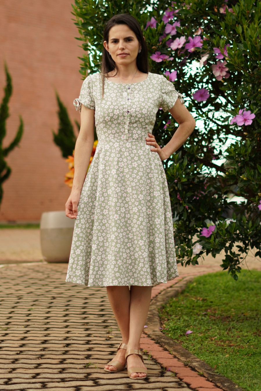 vestido evasê curto